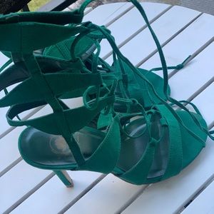 Green heels! 7.5
